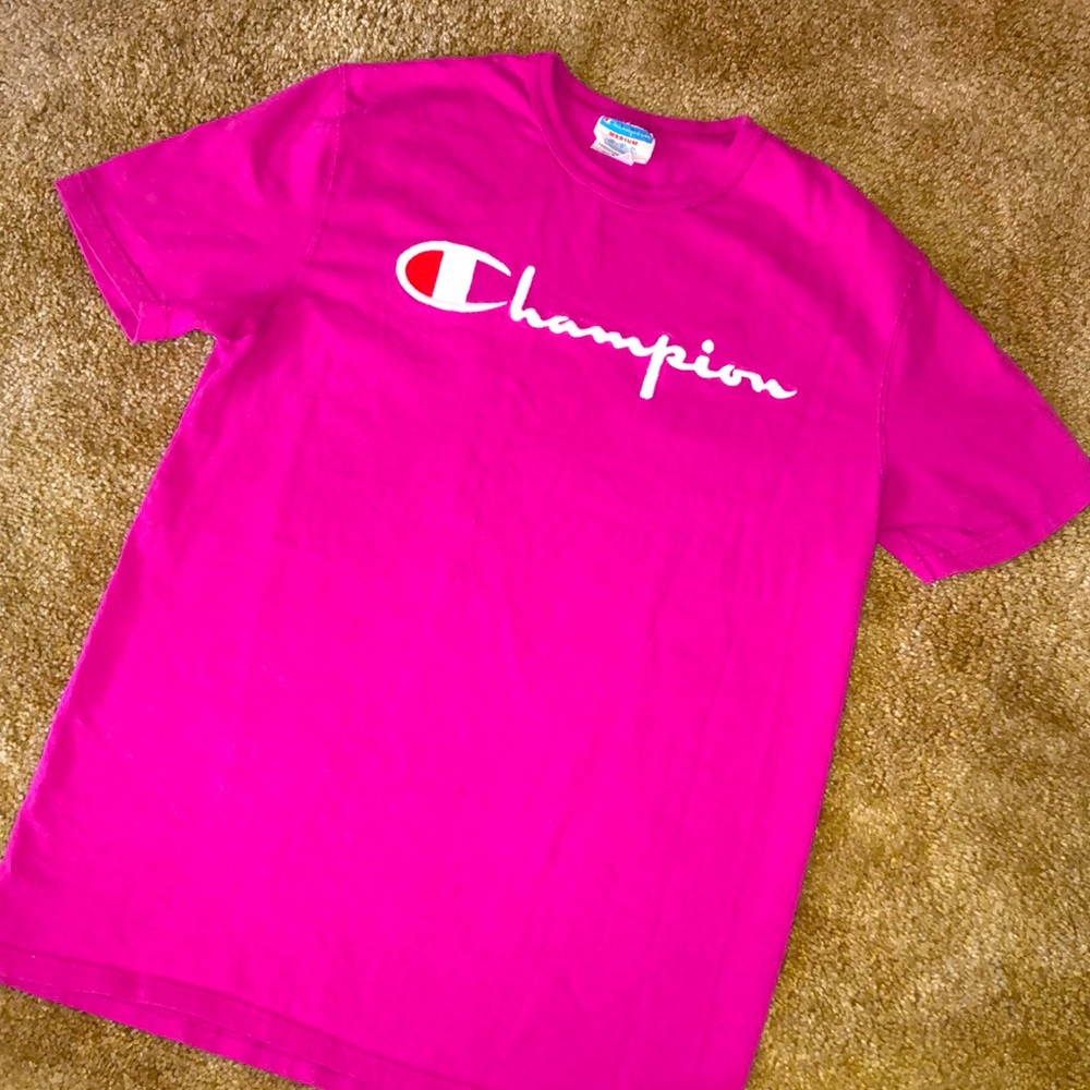 Pink women’s champion shirt